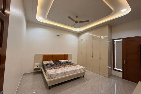 4 Bhk in Sector 33