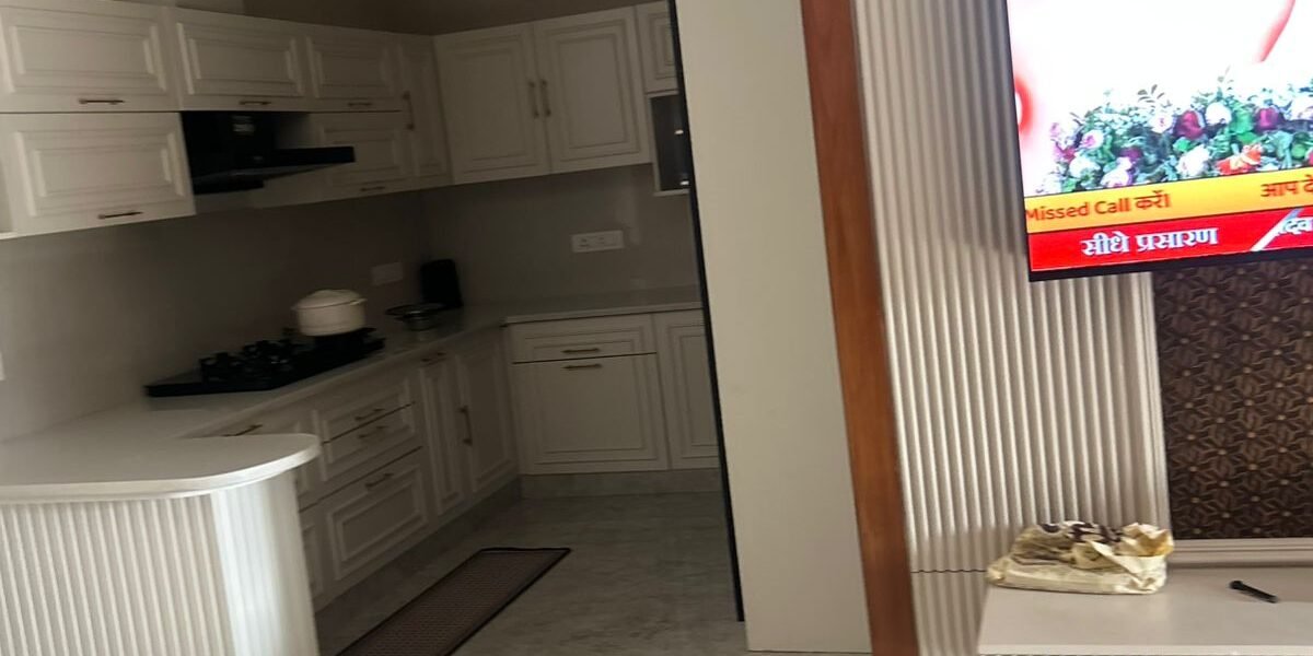 Flat 260 gaj Sector 14